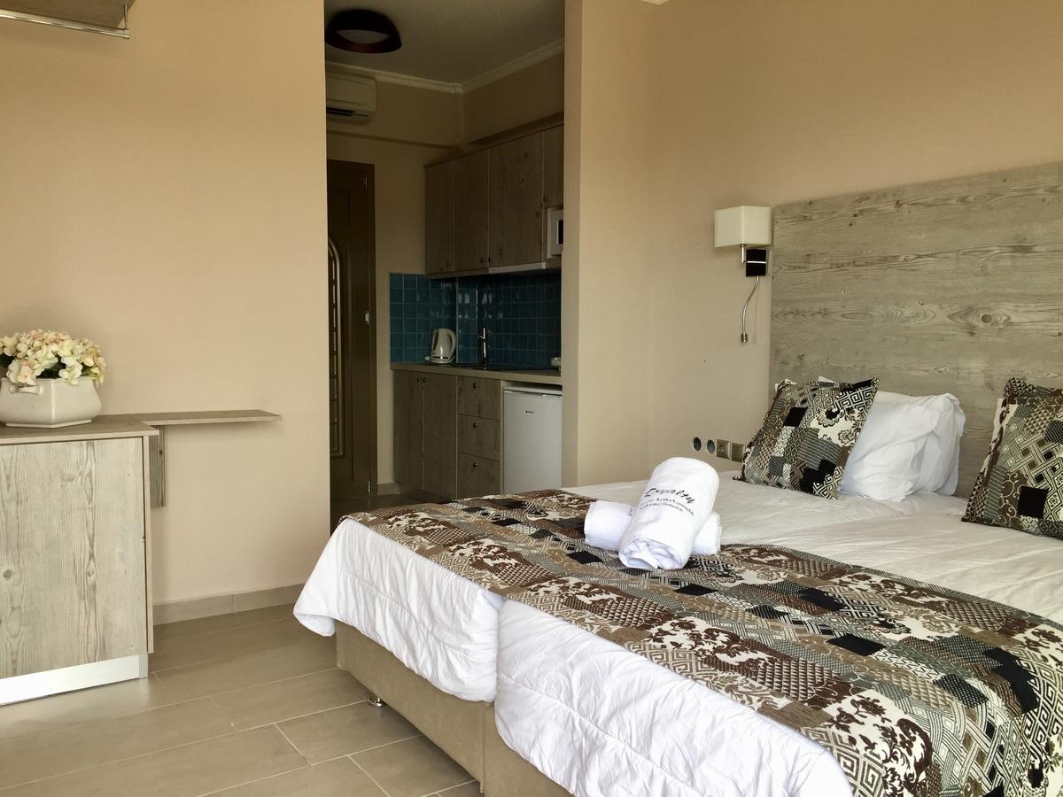 Royalty Suites Loft นิกิติ ภายนอก รูปภาพ