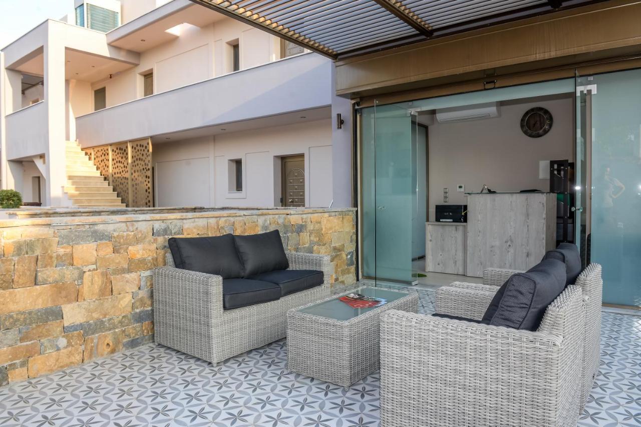 Royalty Suites Loft นิกิติ ภายนอก รูปภาพ