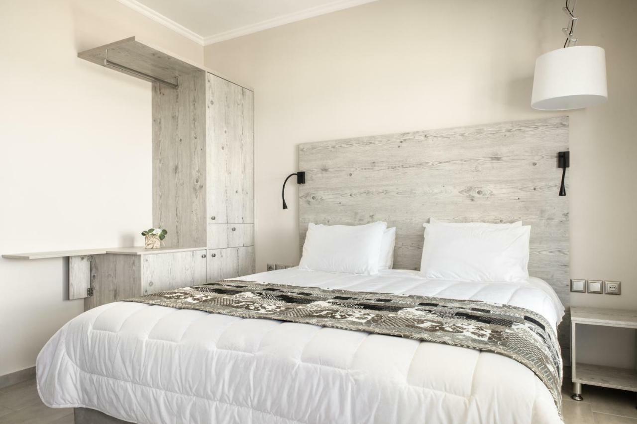 Royalty Suites Loft นิกิติ ภายนอก รูปภาพ