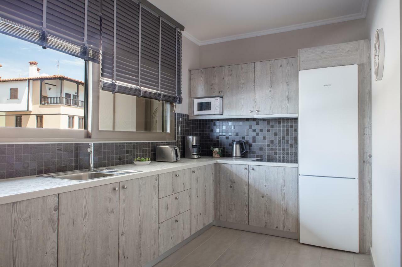 Royalty Suites Loft นิกิติ ภายนอก รูปภาพ
