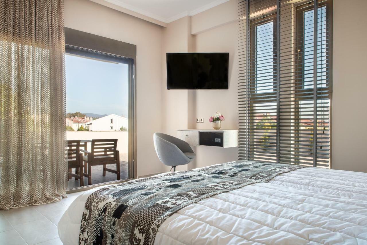 Royalty Suites Loft นิกิติ ภายนอก รูปภาพ